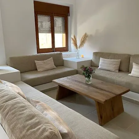 Renovated House Palau-saverdera Villa *