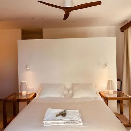 Renovated House Palau-saverdera *