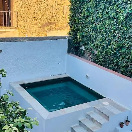Renovated House Palau-saverdera